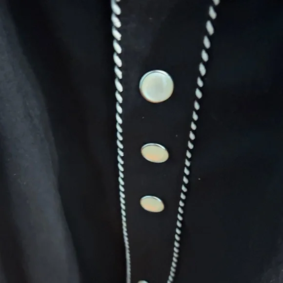 Scully Black Shirt with Elegant Silver Details - Picture 4 of 7